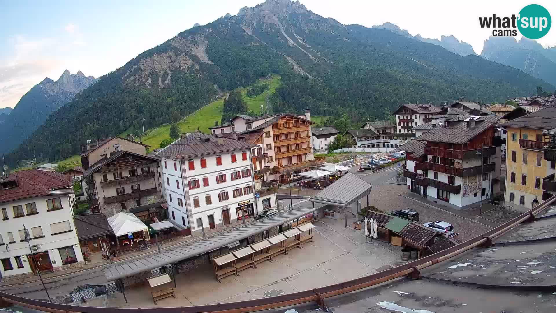 Piazza centrale di Forni di Sopra