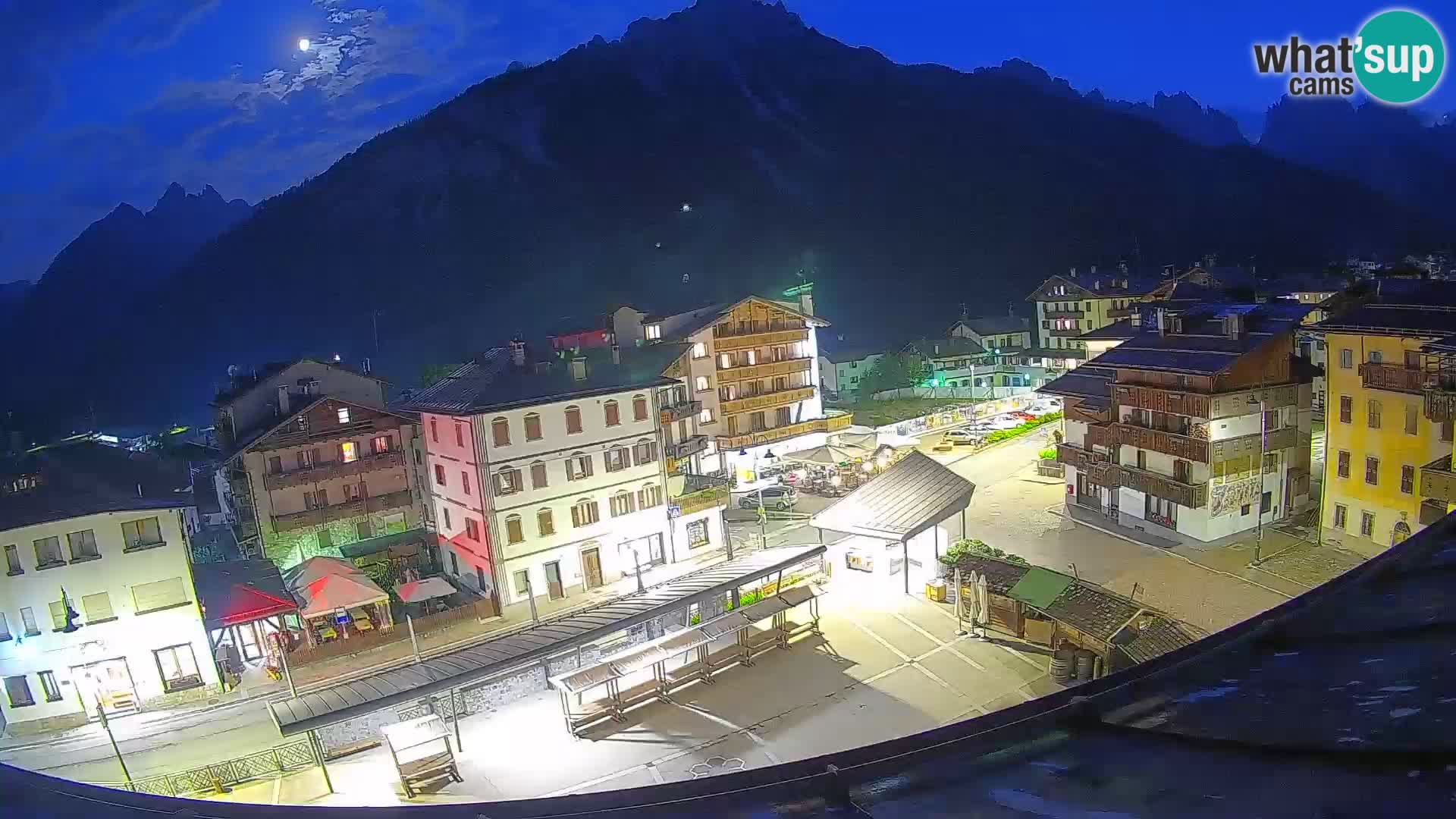 Piazza centrale di Forni di Sopra