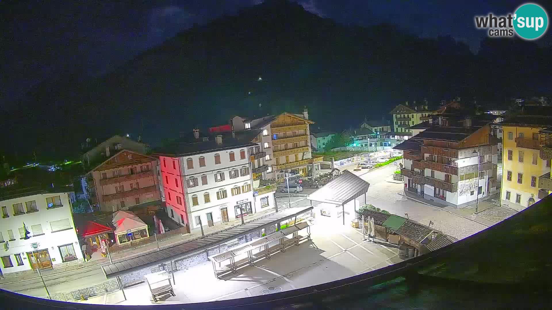 Piazza centrale di Forni di Sopra