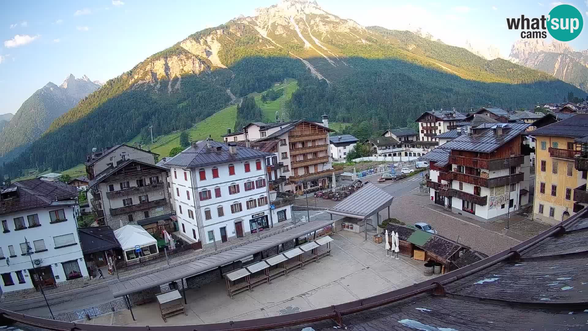 Piazza centrale di Forni di Sopra