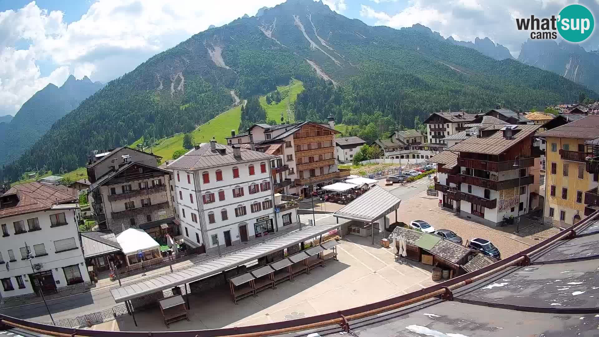 Plaza principal de Forni di Sopra
