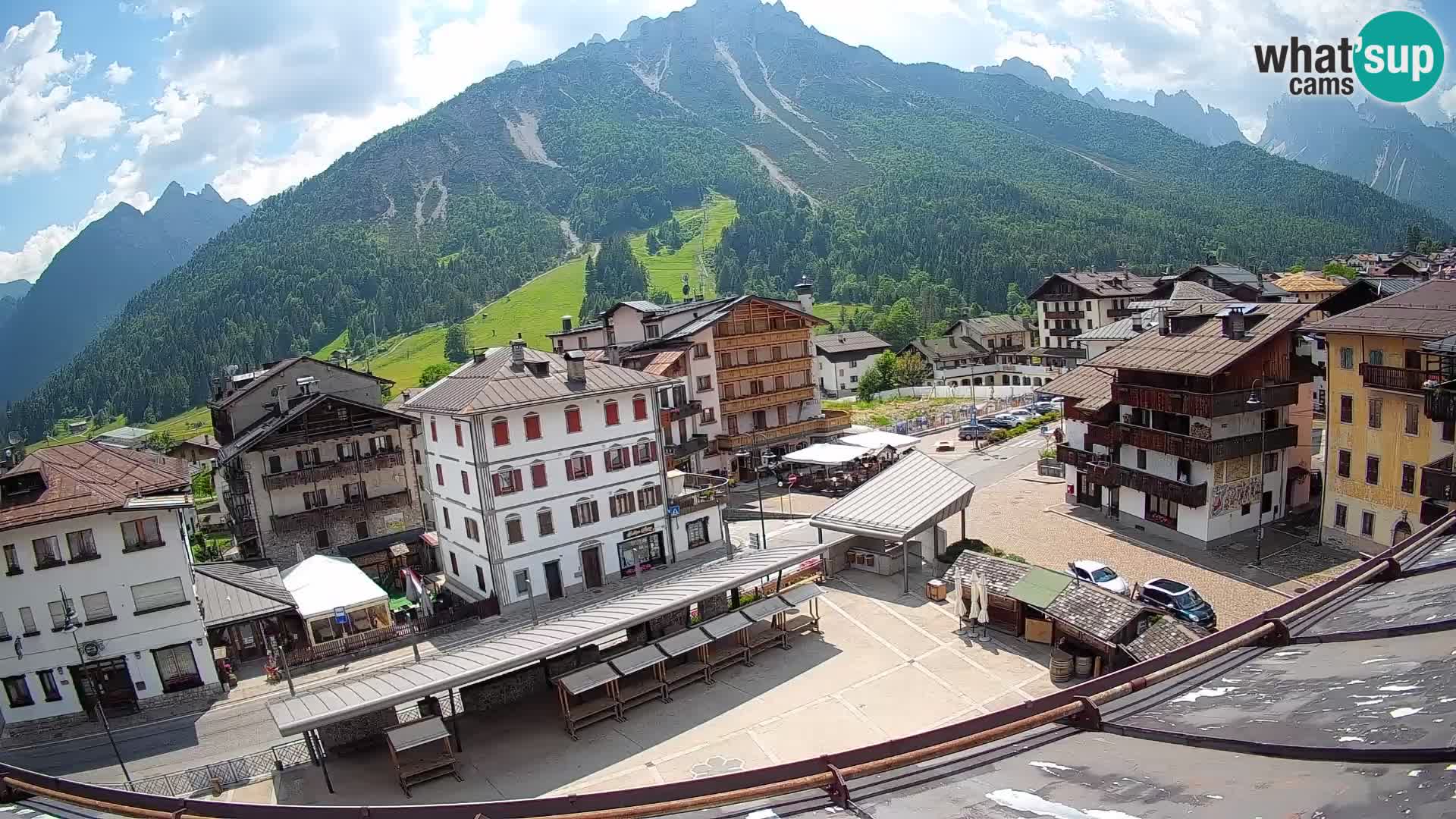 Hauptplatz von Forni di Sopra
