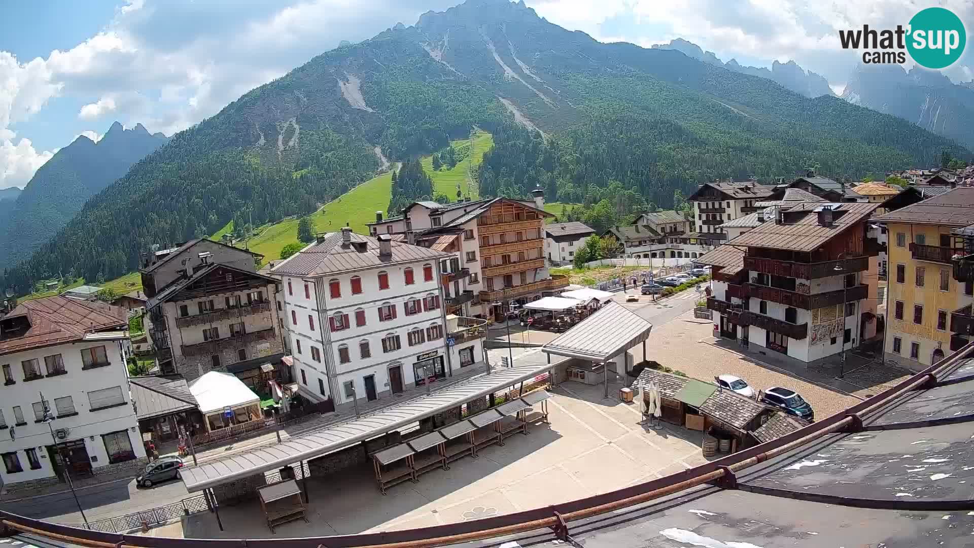 Plaza principal de Forni di Sopra