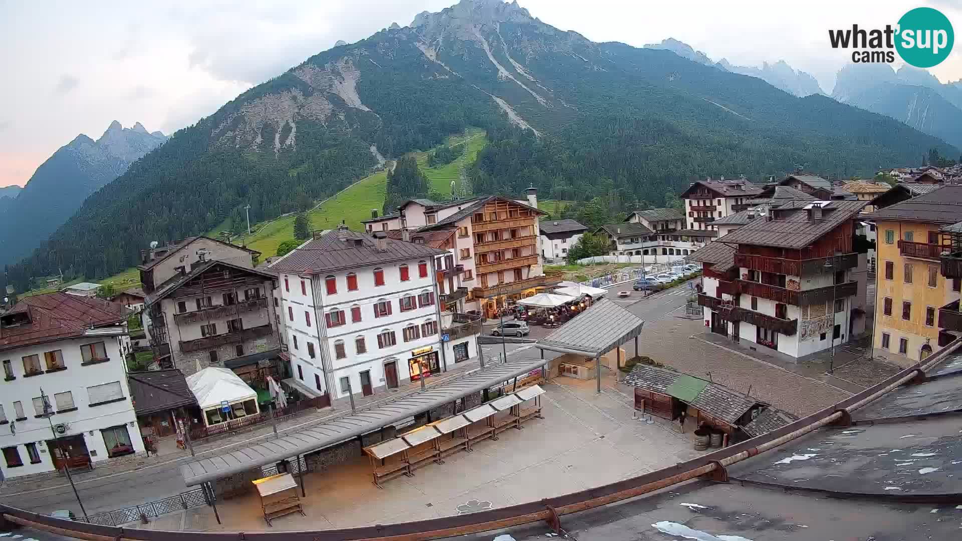 Piazza centrale di Forni di Sopra
