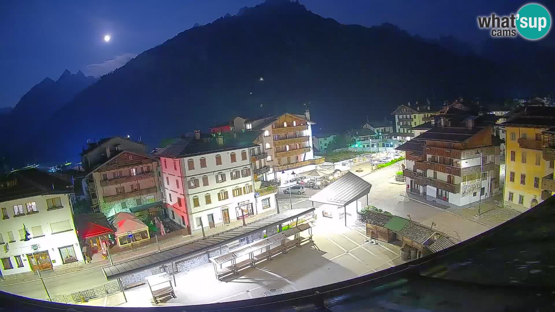 Piazza centrale di Forni di Sopra