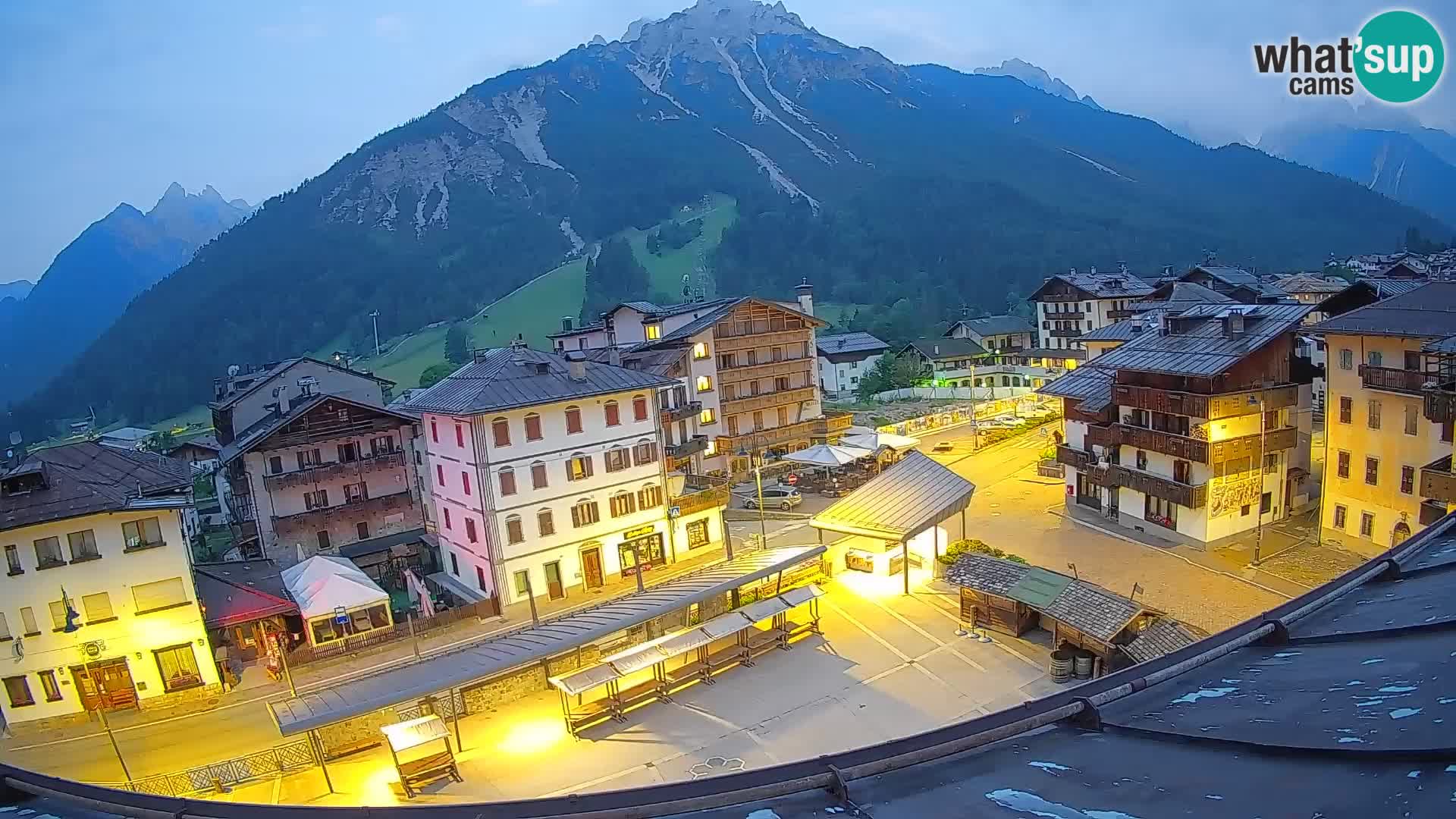 Piazza centrale di Forni di Sopra