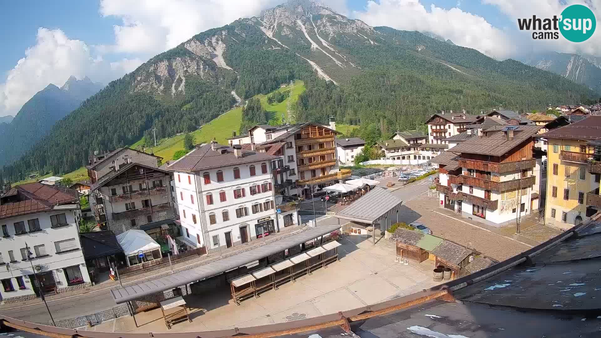 Piazza centrale di Forni di Sopra