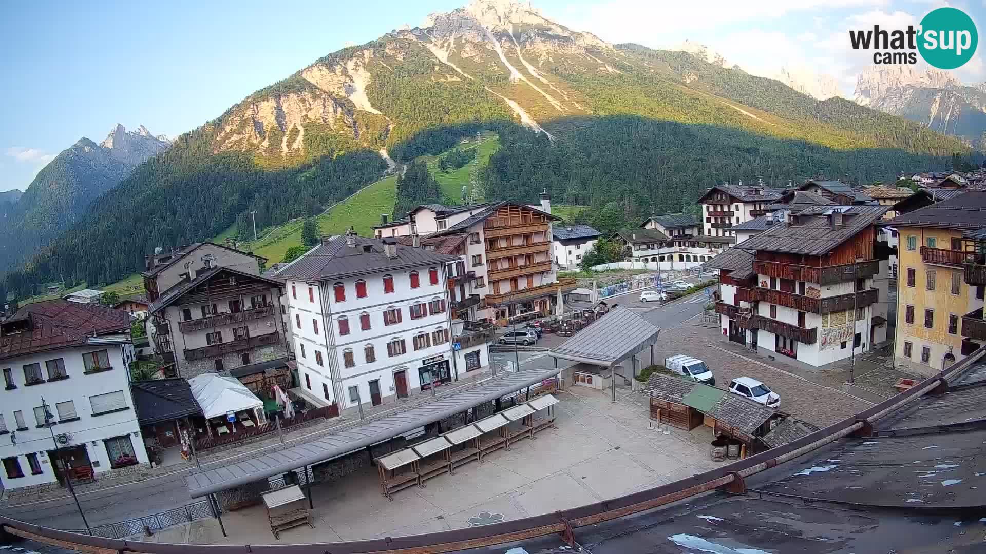 Piazza centrale di Forni di Sopra