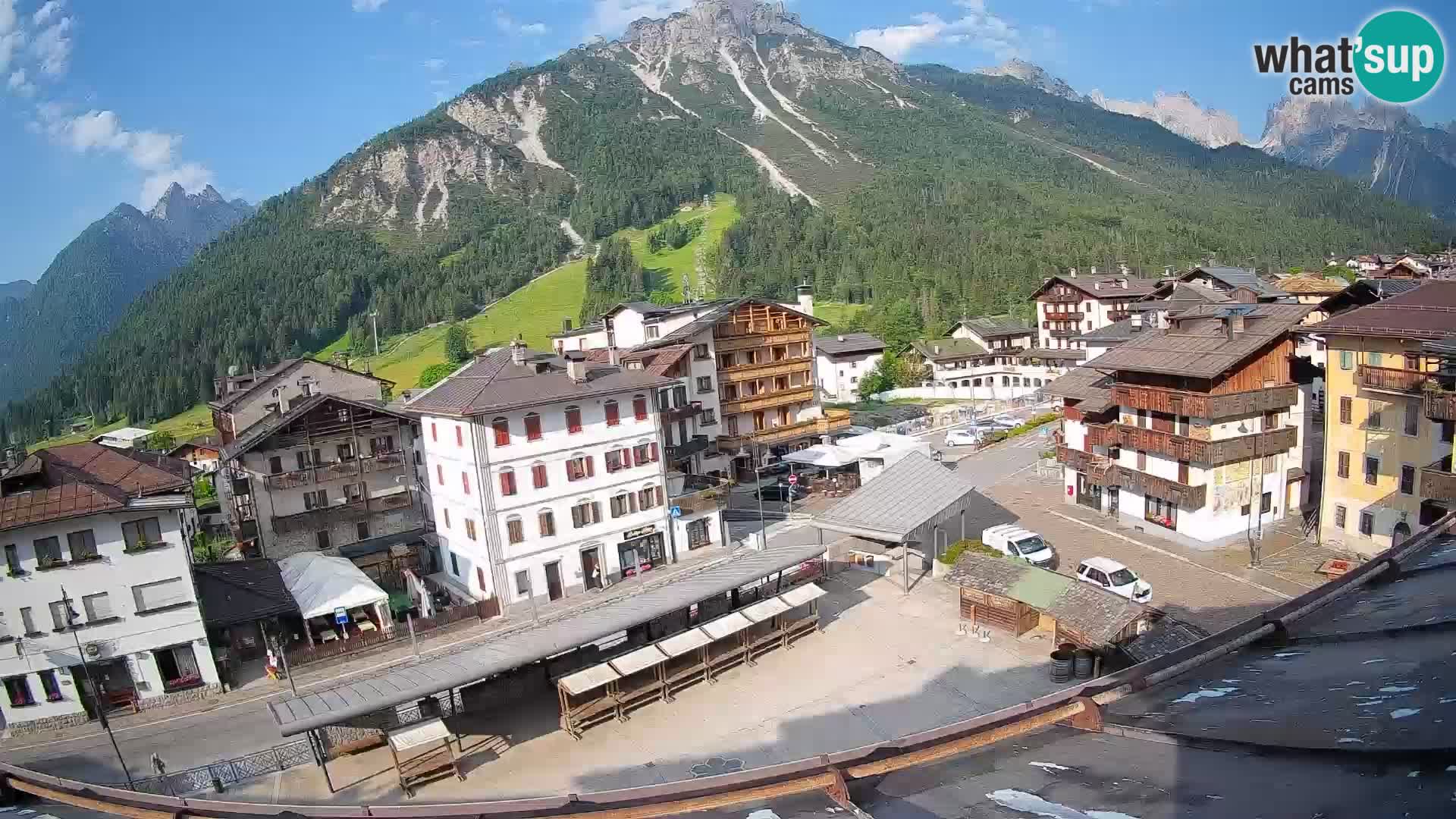 Piazza centrale di Forni di Sopra