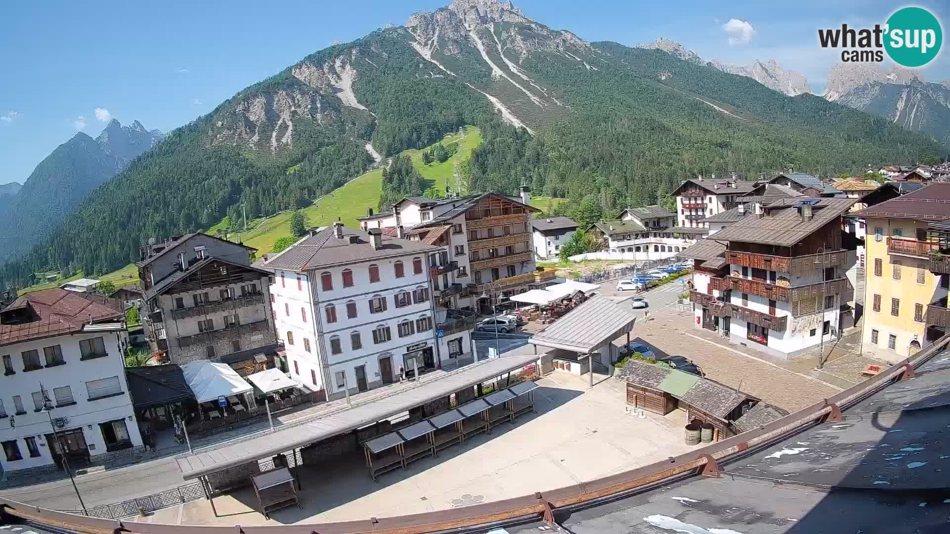 Piazza centrale di Forni di Sopra