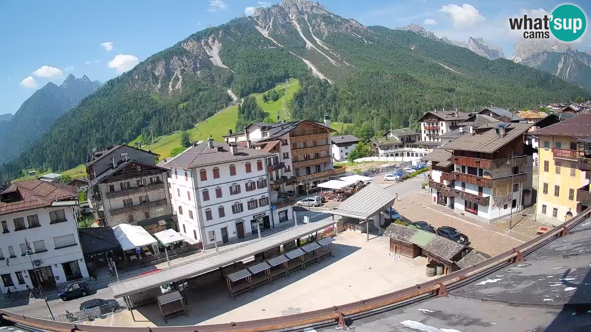 Plaza principal de Forni di Sopra