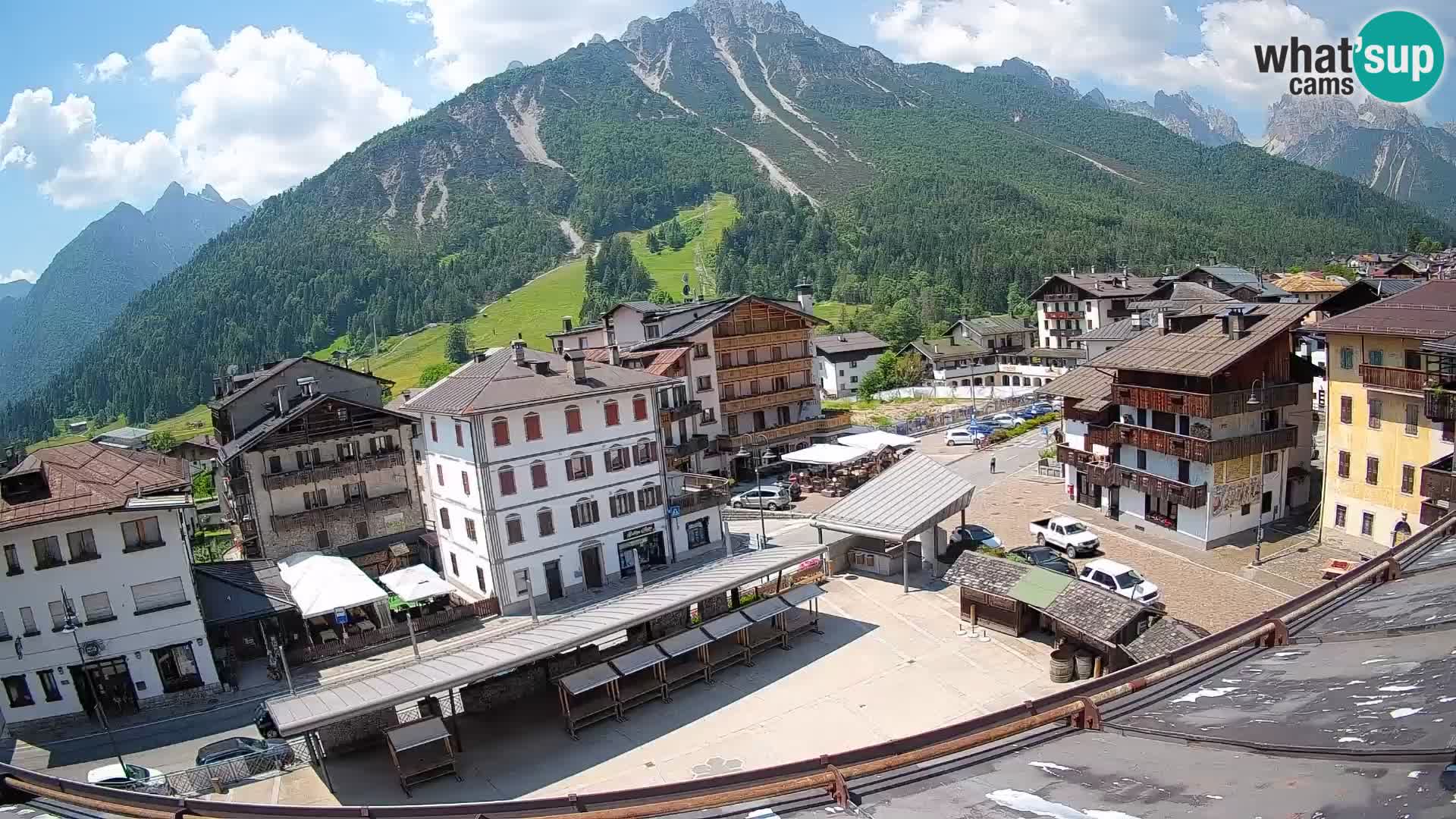 Plaza principal de Forni di Sopra