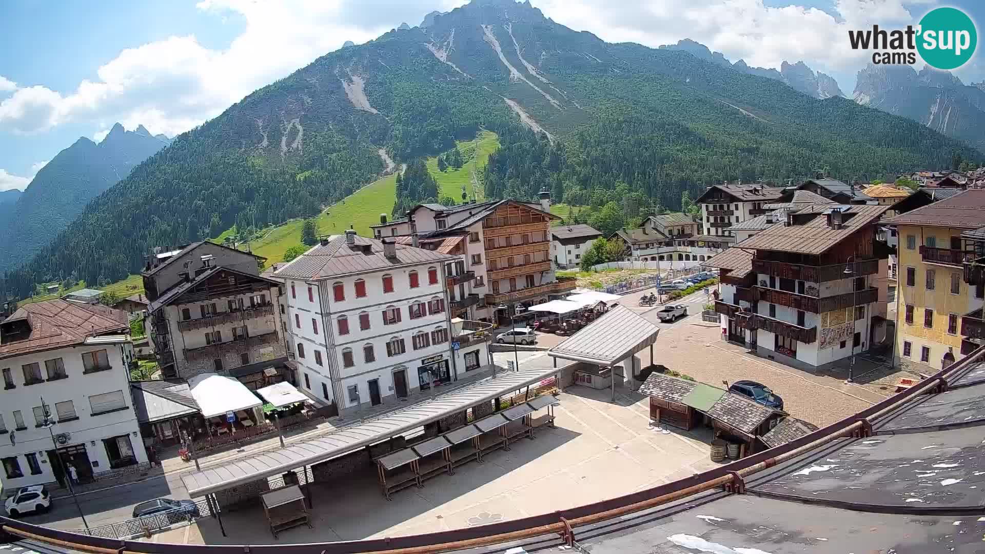 Hauptplatz von Forni di Sopra
