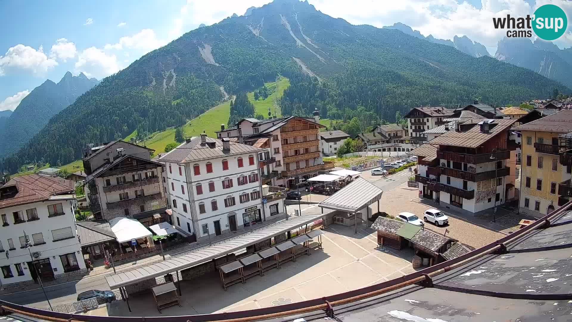 Plaza principal de Forni di Sopra