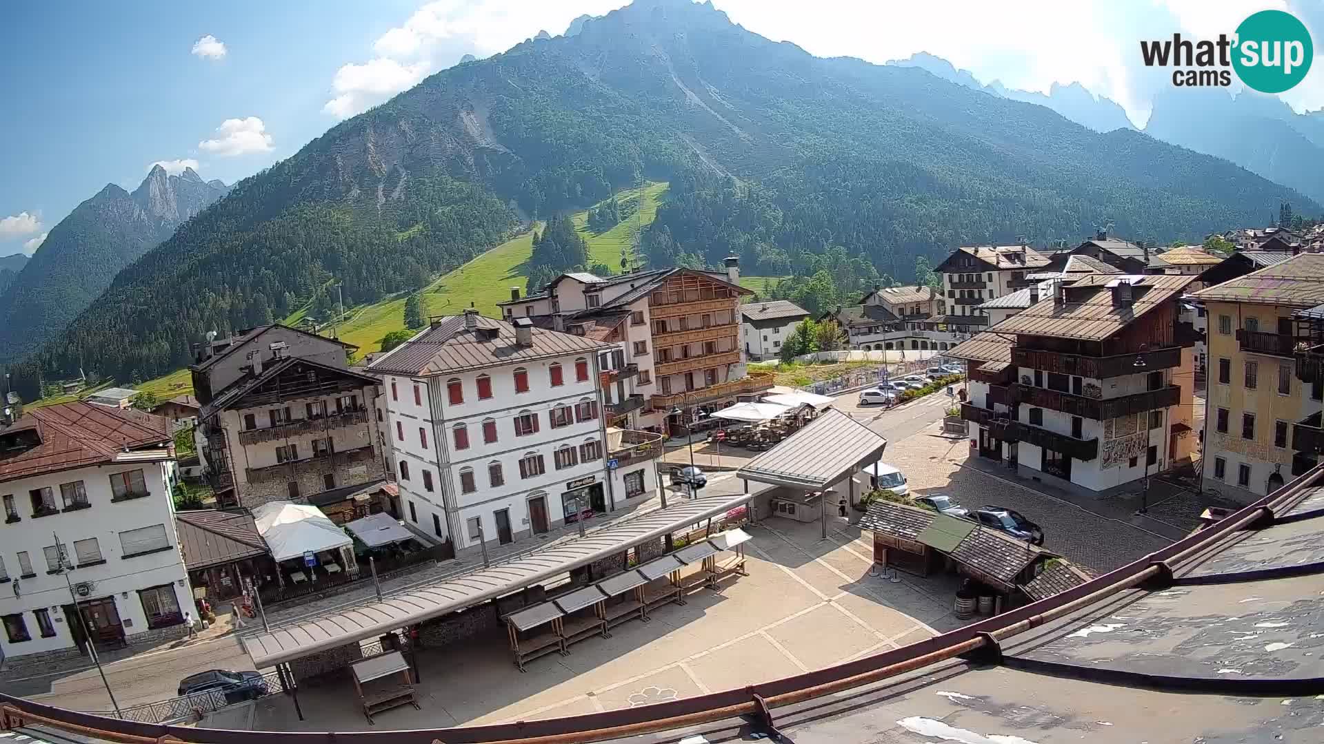 Piazza centrale di Forni di Sopra