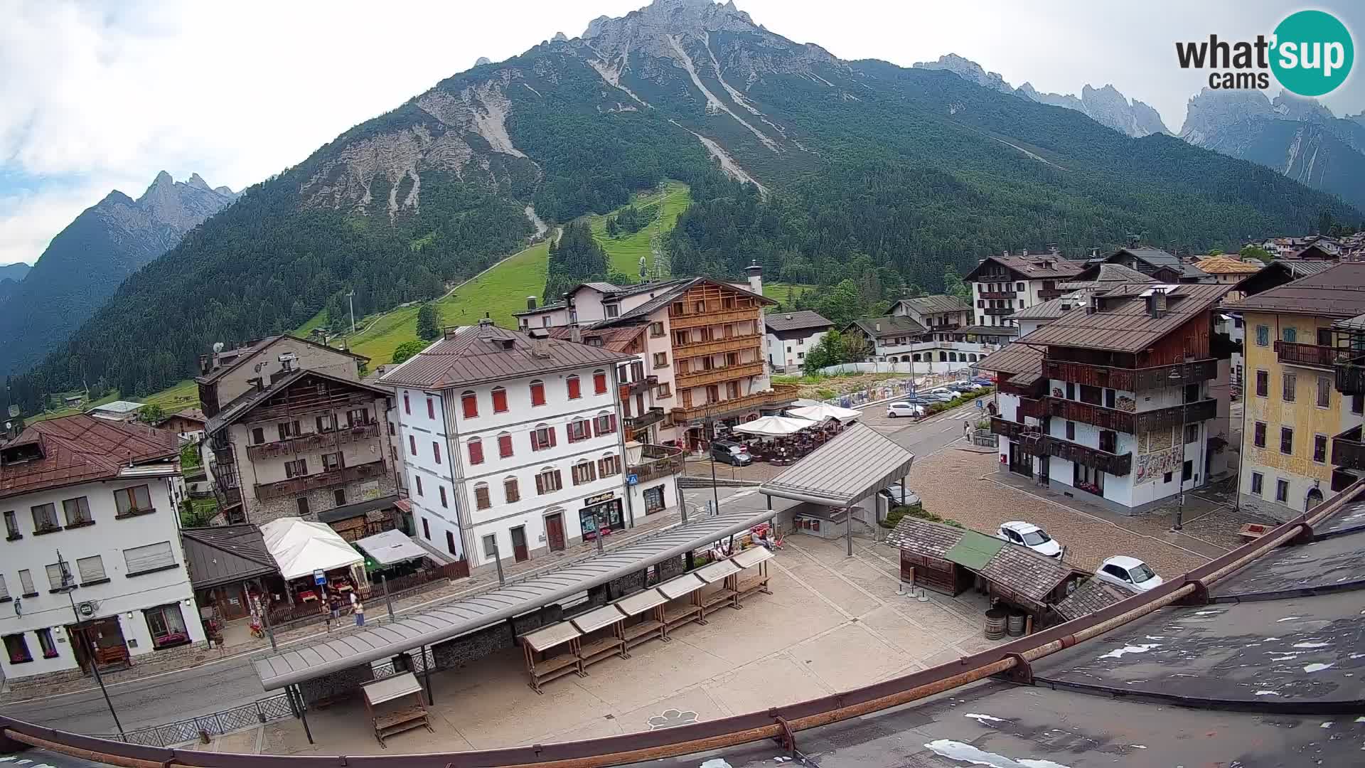 Piazza centrale di Forni di Sopra