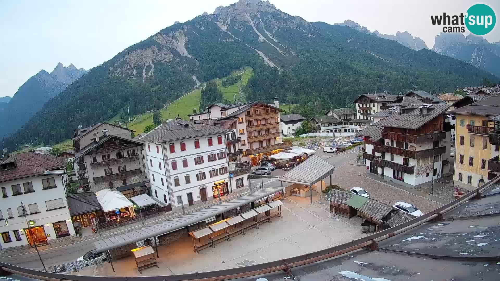 Piazza centrale di Forni di Sopra
