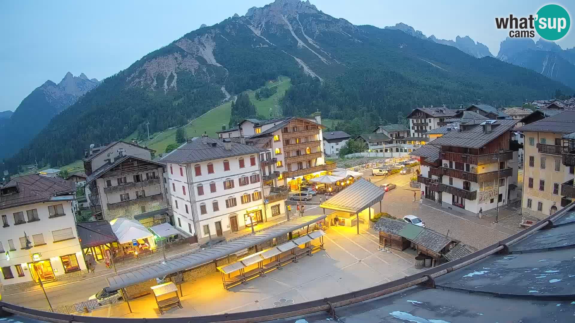 Piazza centrale di Forni di Sopra