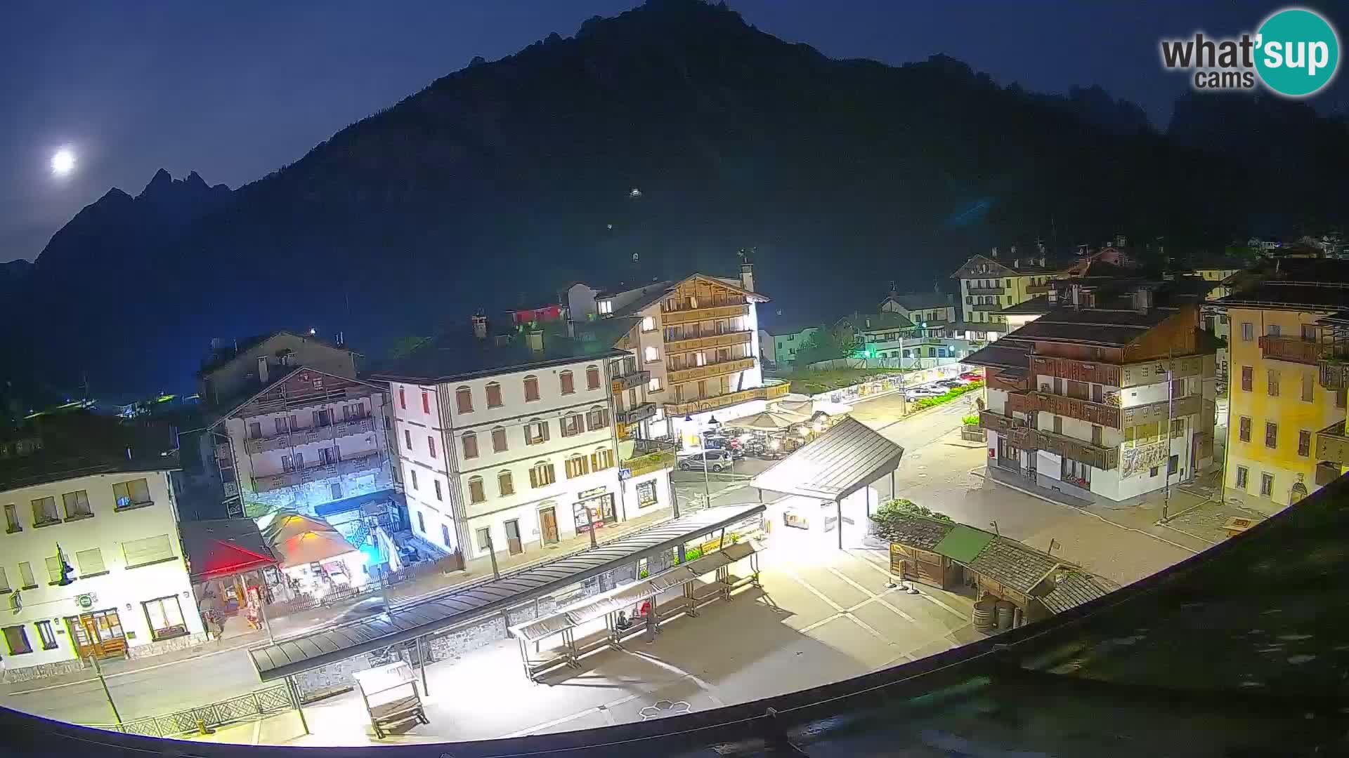 Piazza centrale di Forni di Sopra