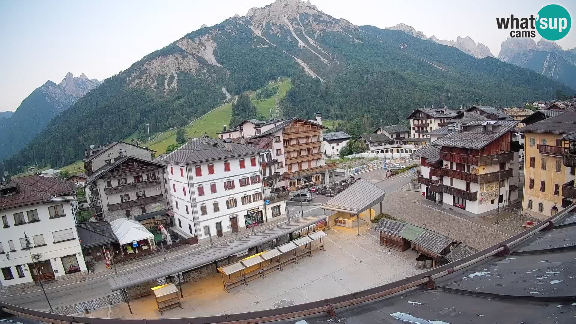 Piazza centrale di Forni di Sopra
