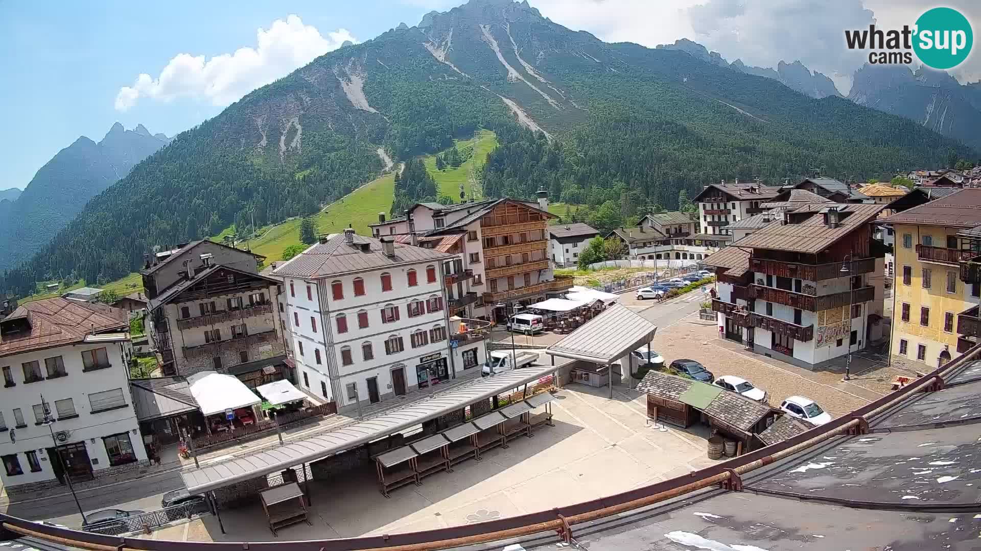 Plaza principal de Forni di Sopra
