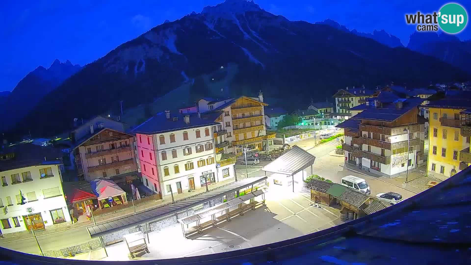 Piazza centrale di Forni di Sopra