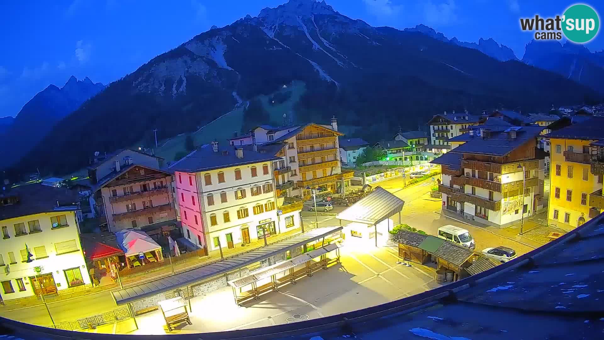 Piazza centrale di Forni di Sopra