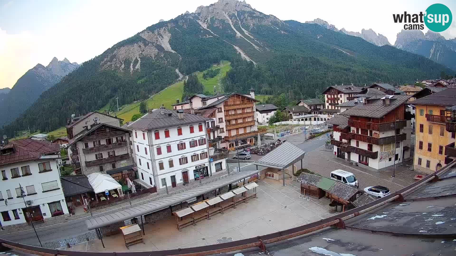 Piazza centrale di Forni di Sopra
