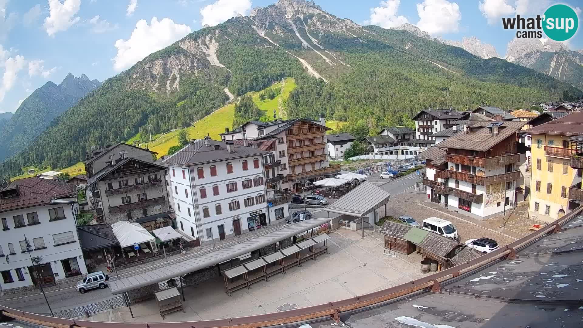 Plaza principal de Forni di Sopra