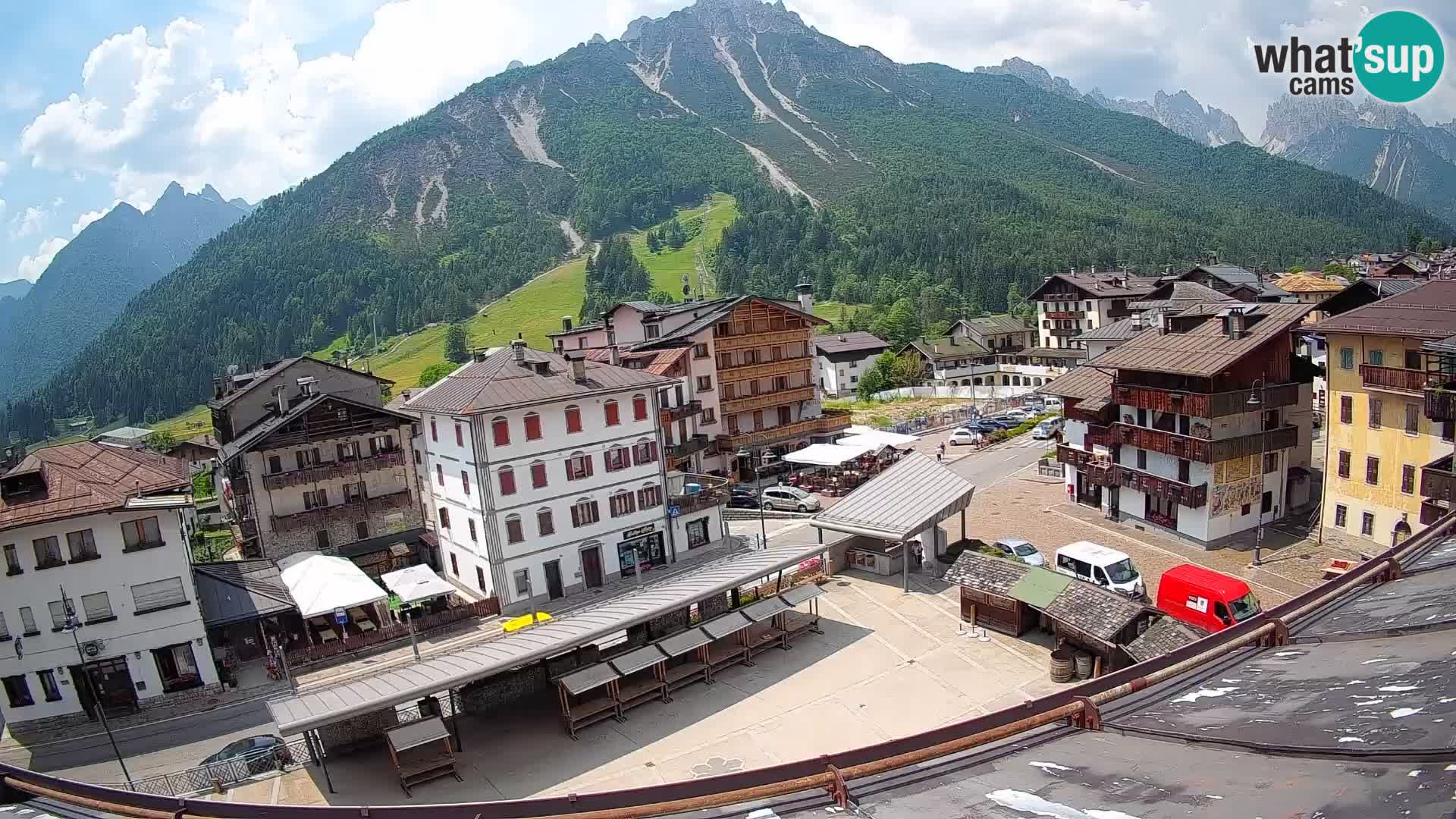 Piazza centrale di Forni di Sopra