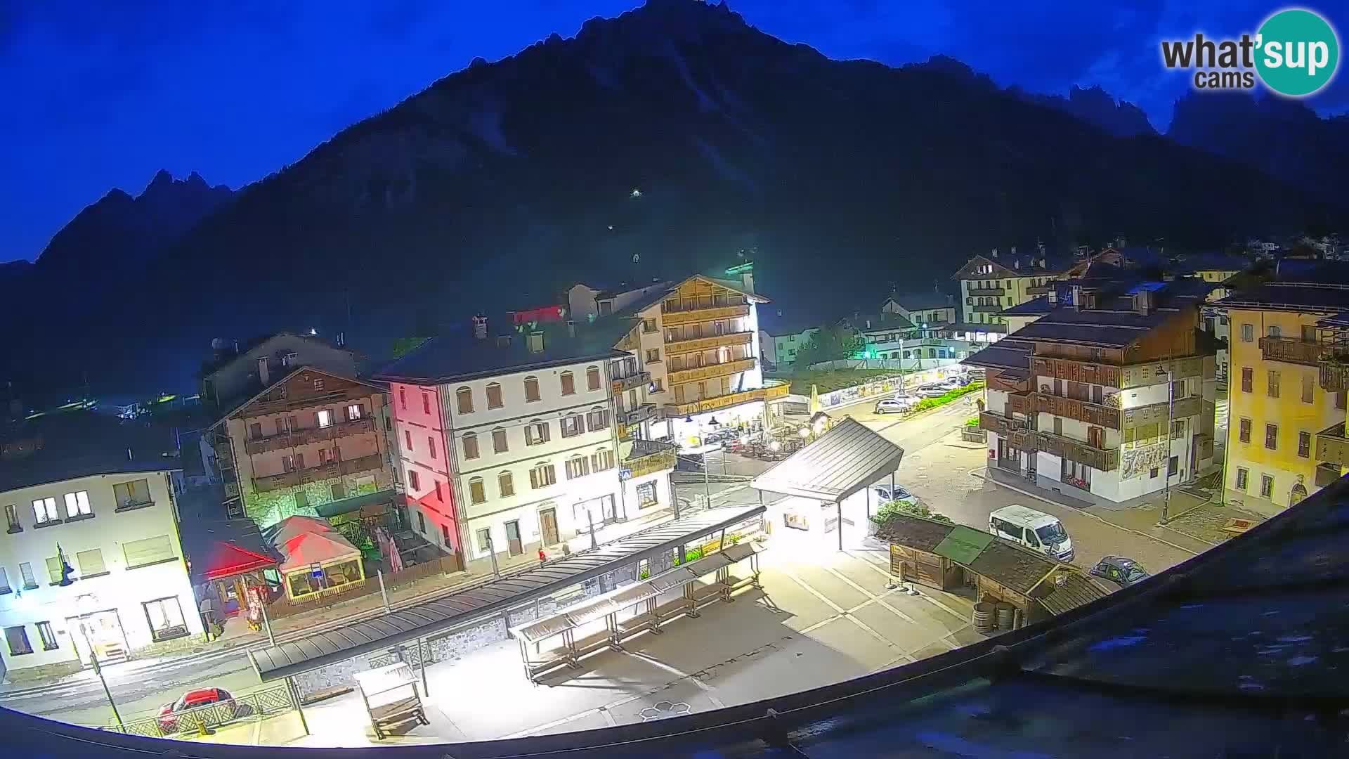 Piazza centrale di Forni di Sopra