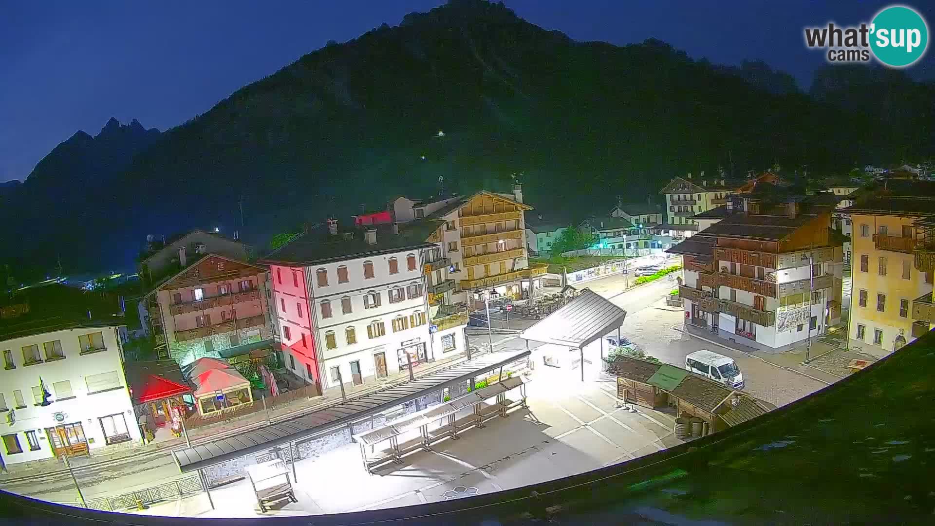 Piazza centrale di Forni di Sopra