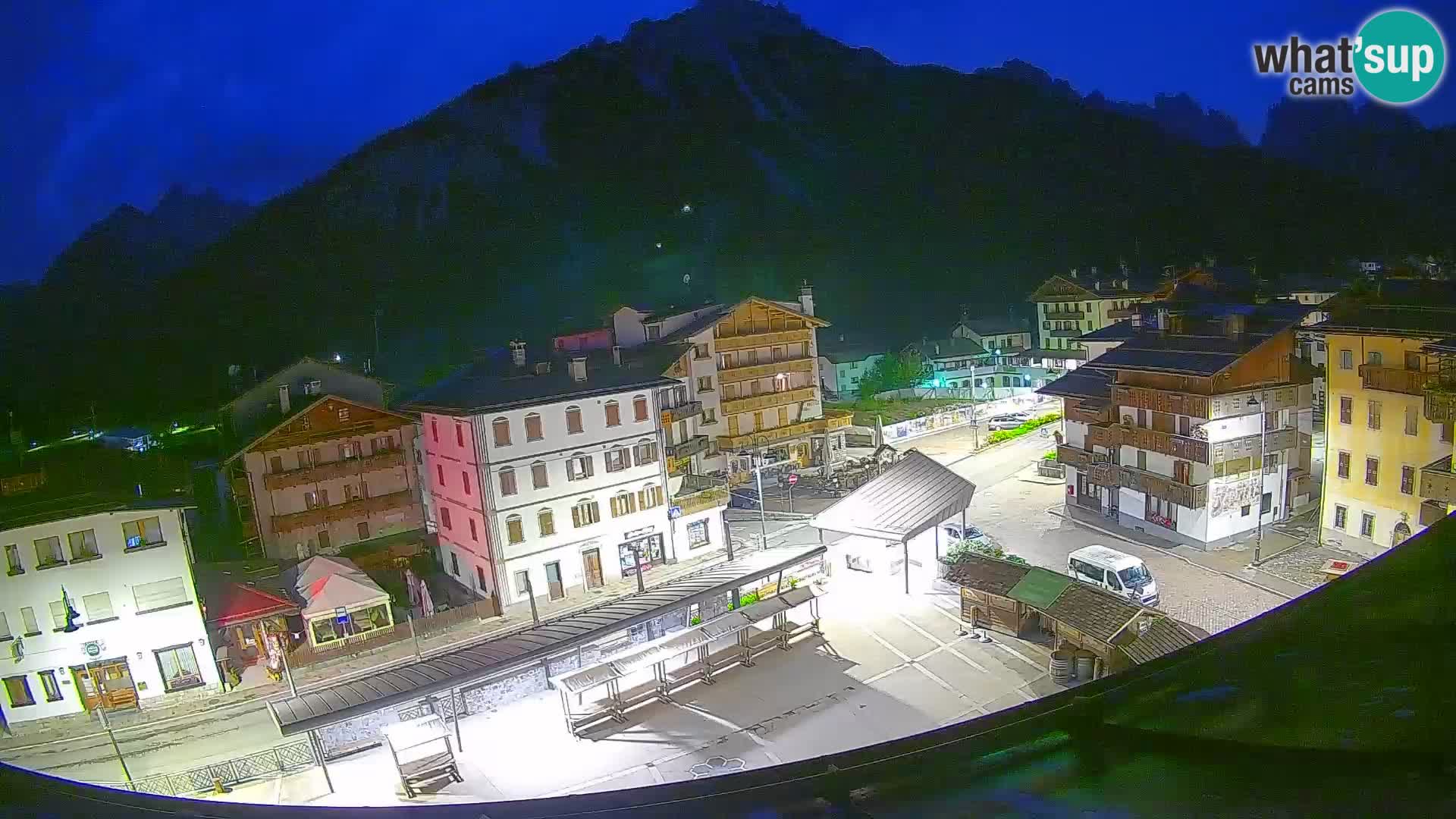 Piazza centrale di Forni di Sopra