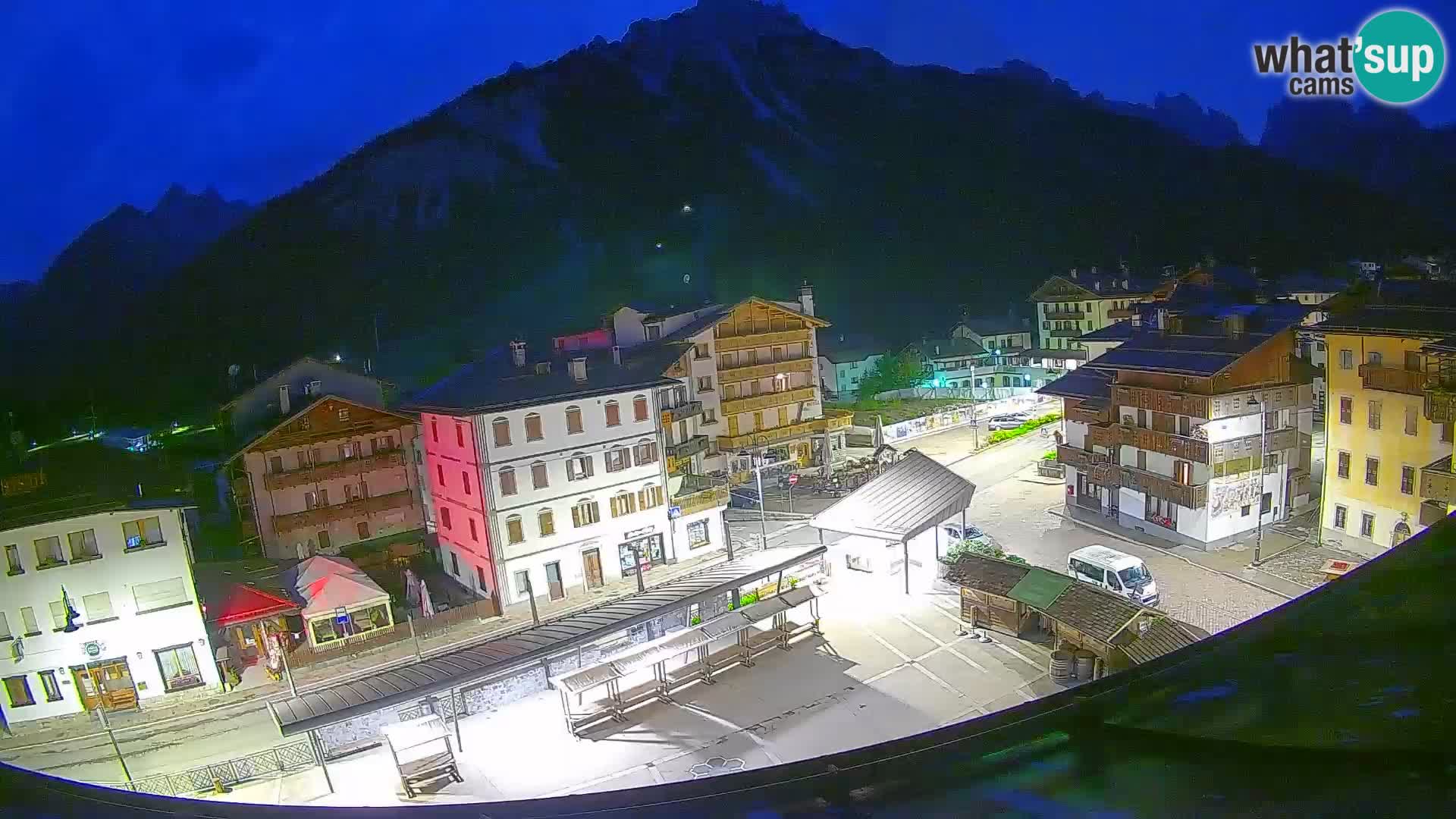 Piazza centrale di Forni di Sopra