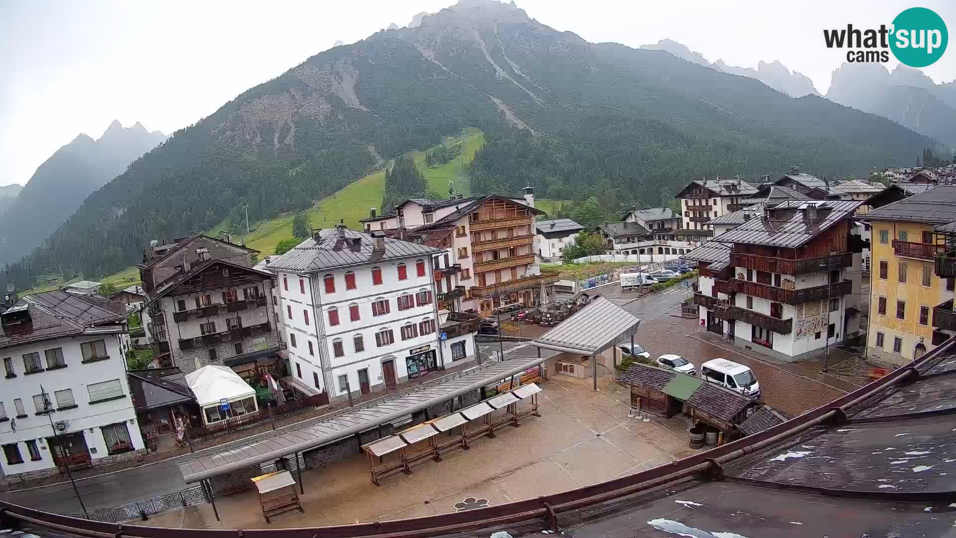 Plaza principal de Forni di Sopra