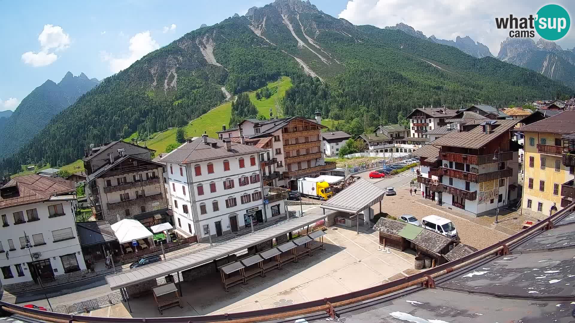 Hauptplatz von Forni di Sopra