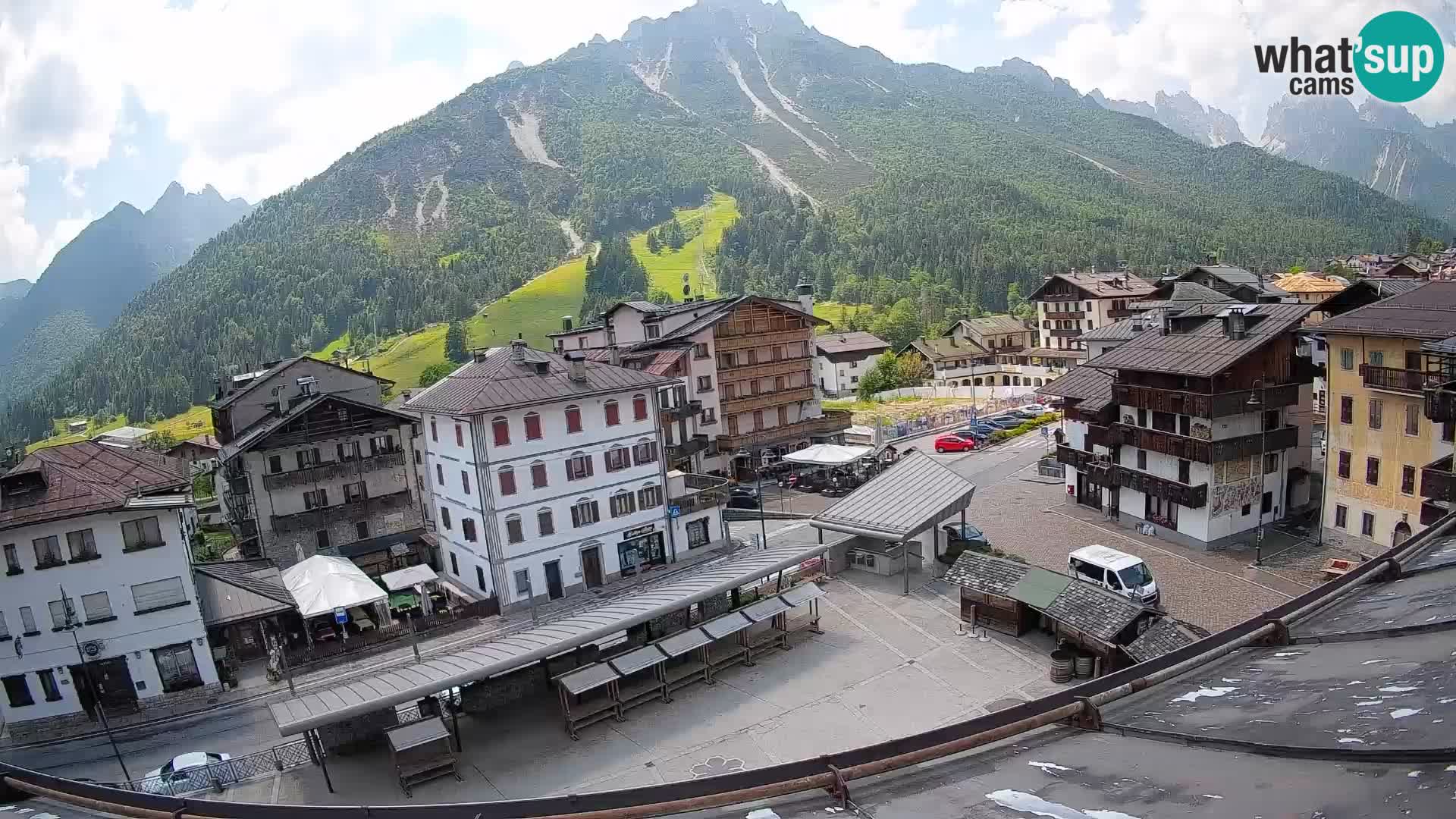 Piazza centrale di Forni di Sopra