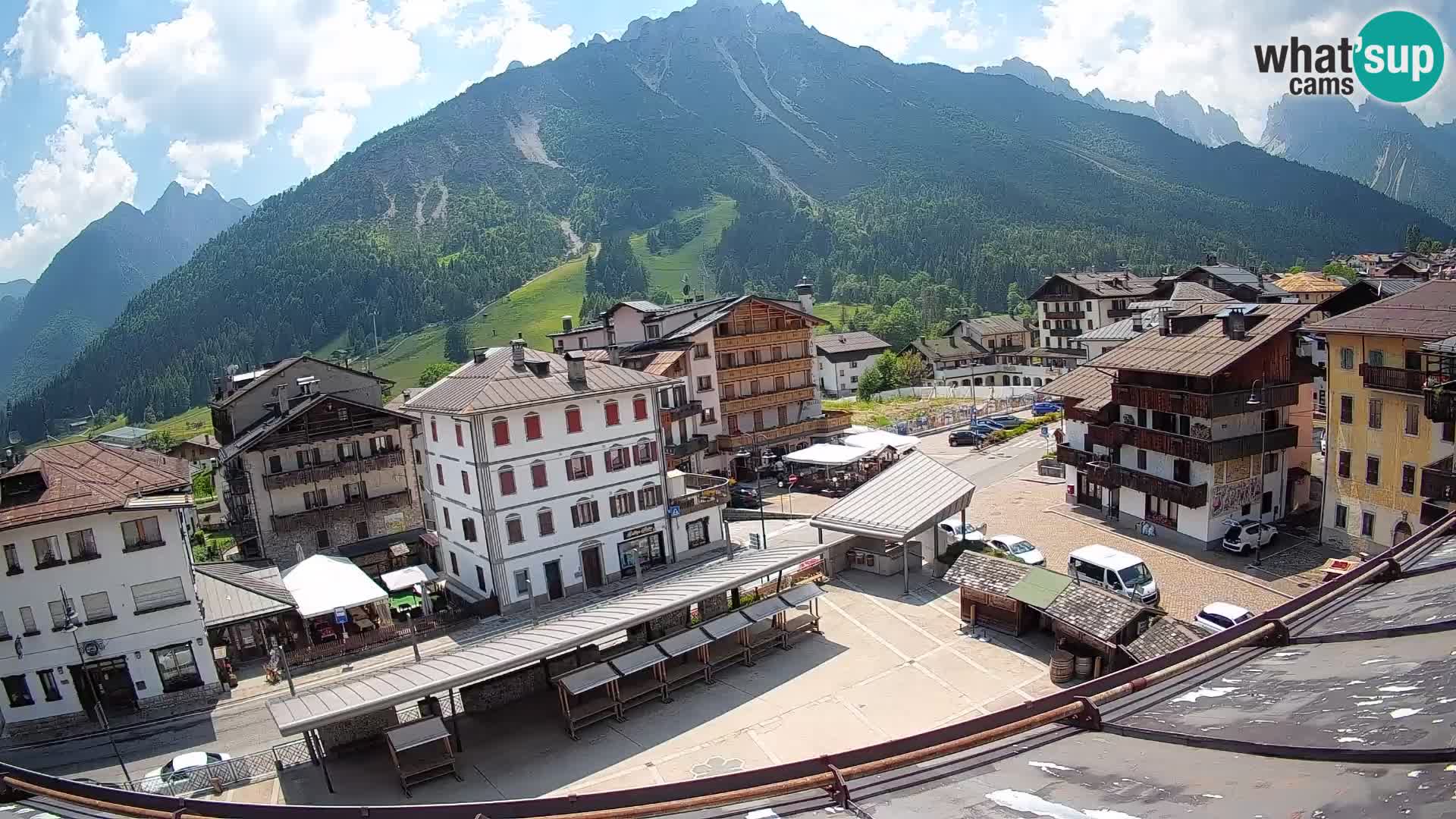 Plaza principal de Forni di Sopra