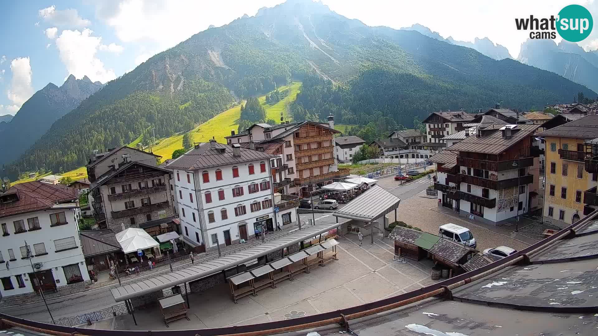 Piazza centrale di Forni di Sopra