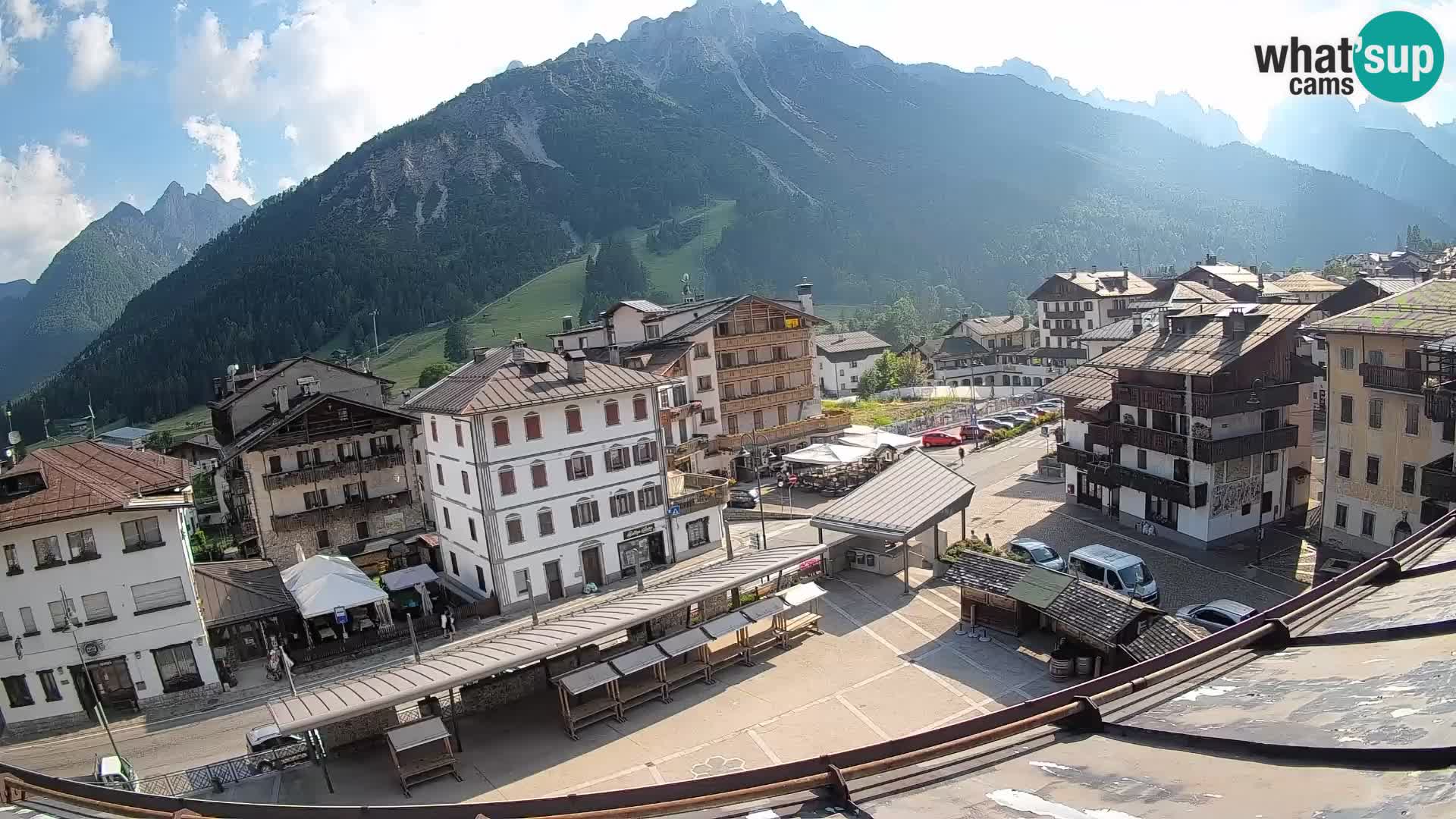 Plaza principal de Forni di Sopra