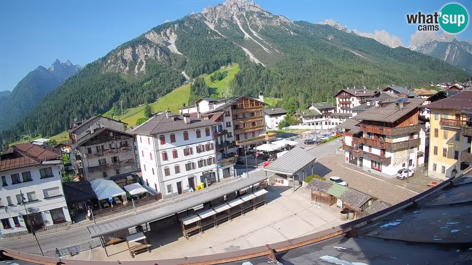 Plaza principal de Forni di Sopra