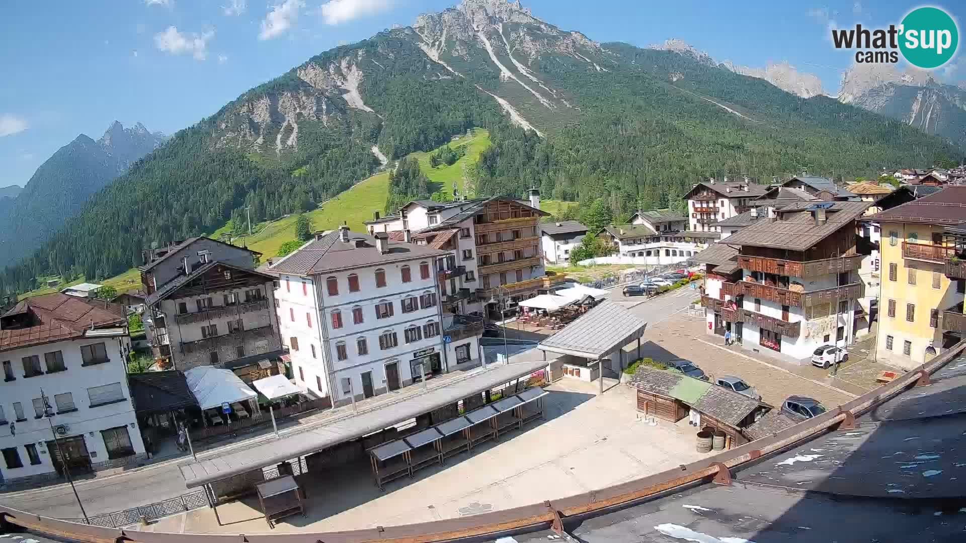 Plaza principal de Forni di Sopra