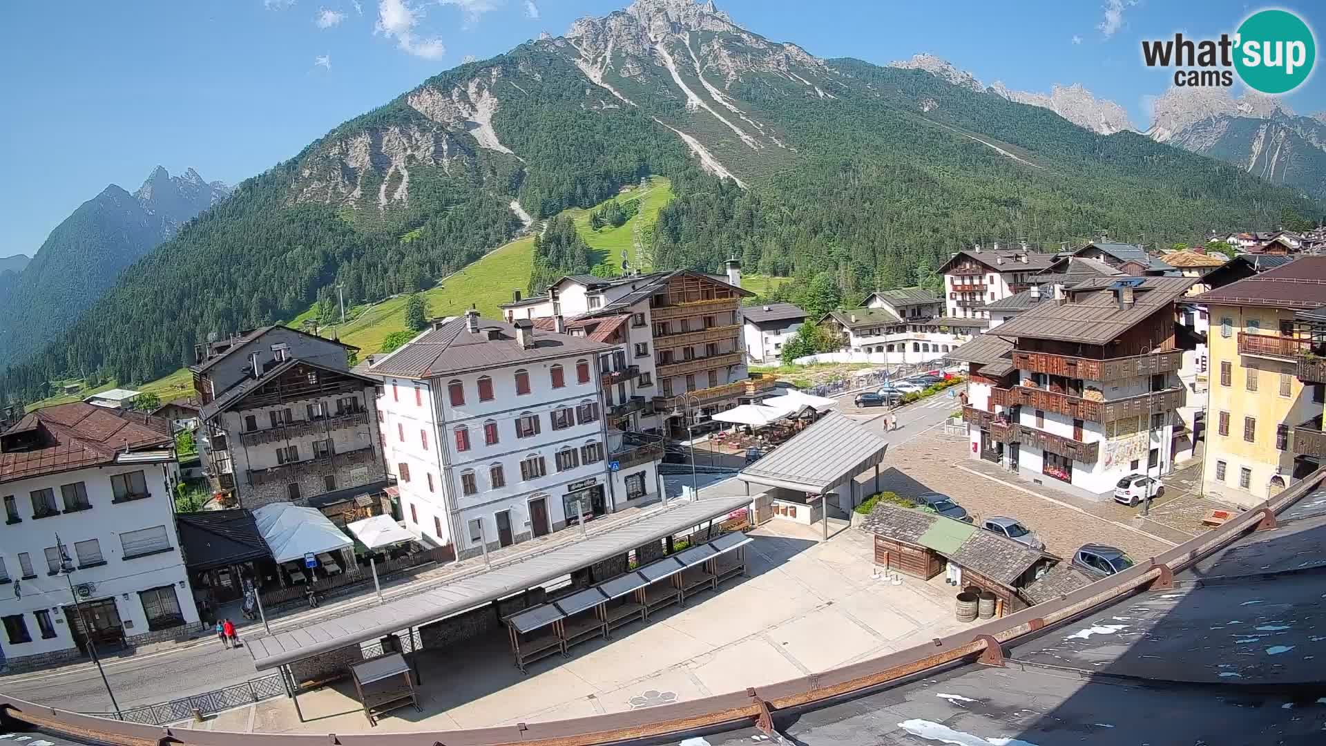 Plaza principal de Forni di Sopra