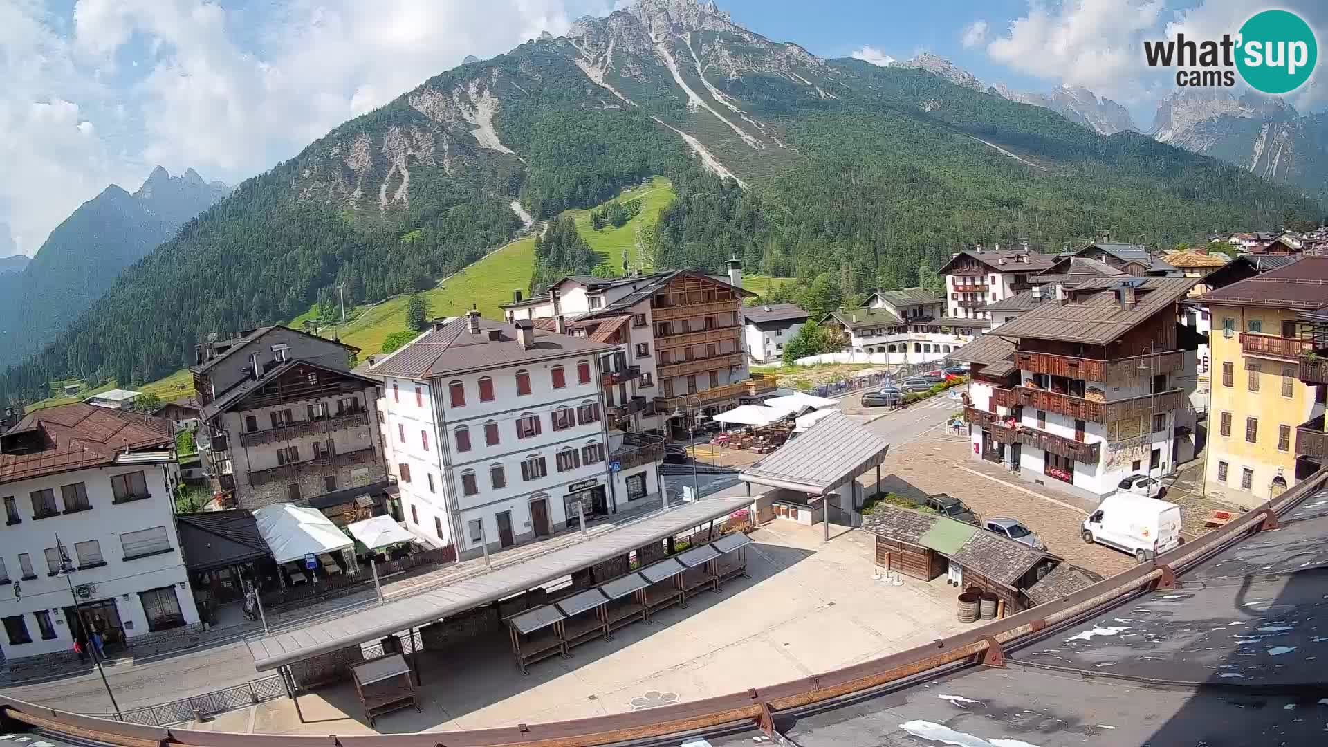 Plaza principal de Forni di Sopra