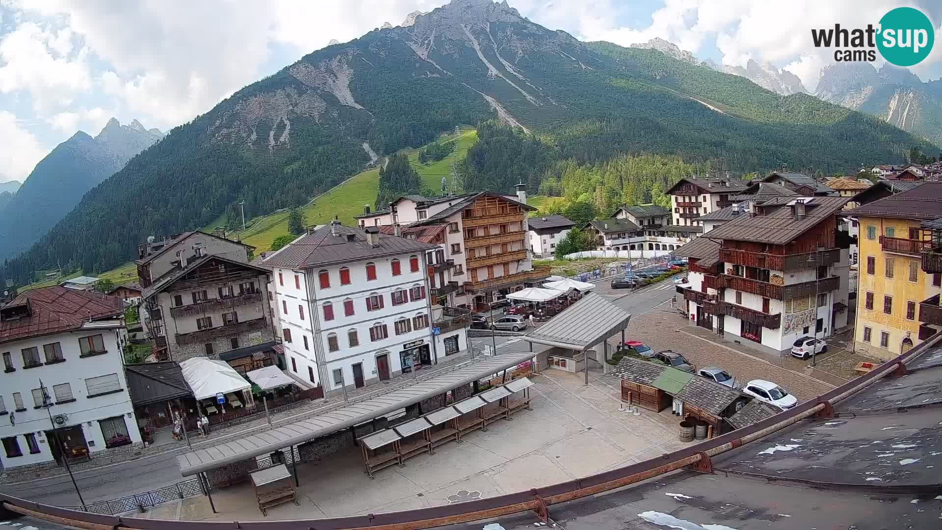 Plaza principal de Forni di Sopra
