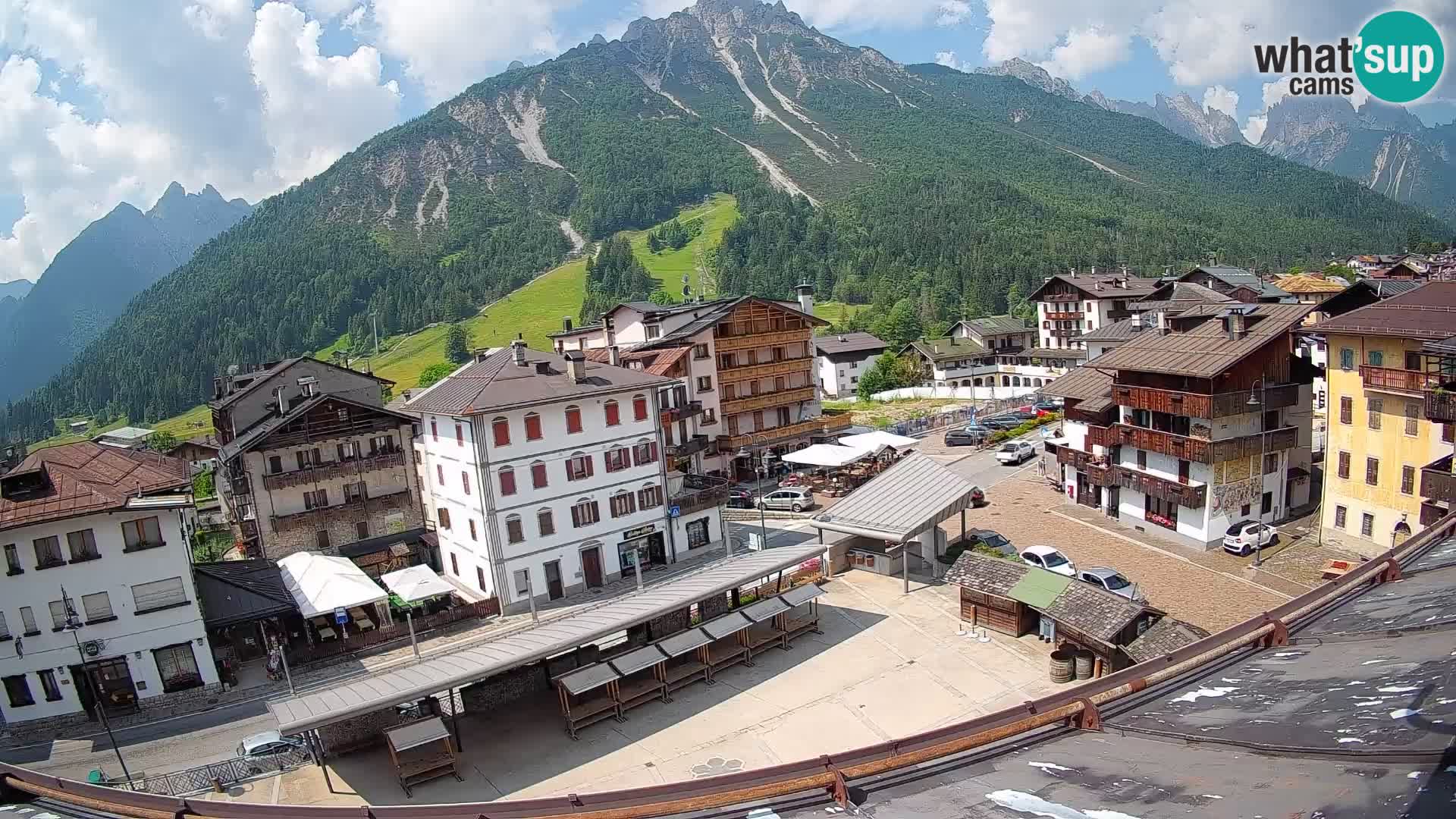 Plaza principal de Forni di Sopra