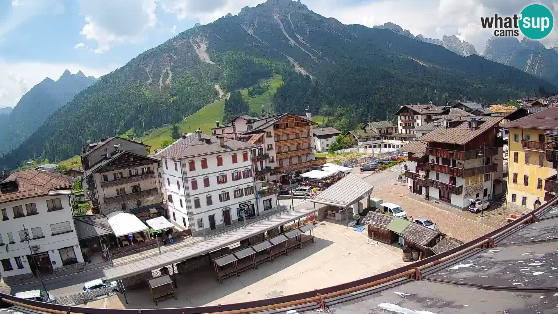Plaza principal de Forni di Sopra