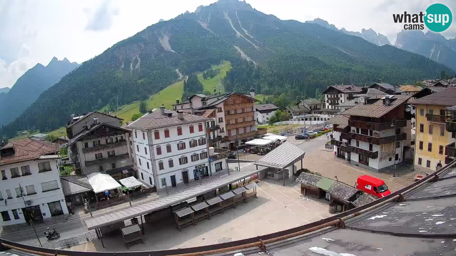 Plaza principal de Forni di Sopra