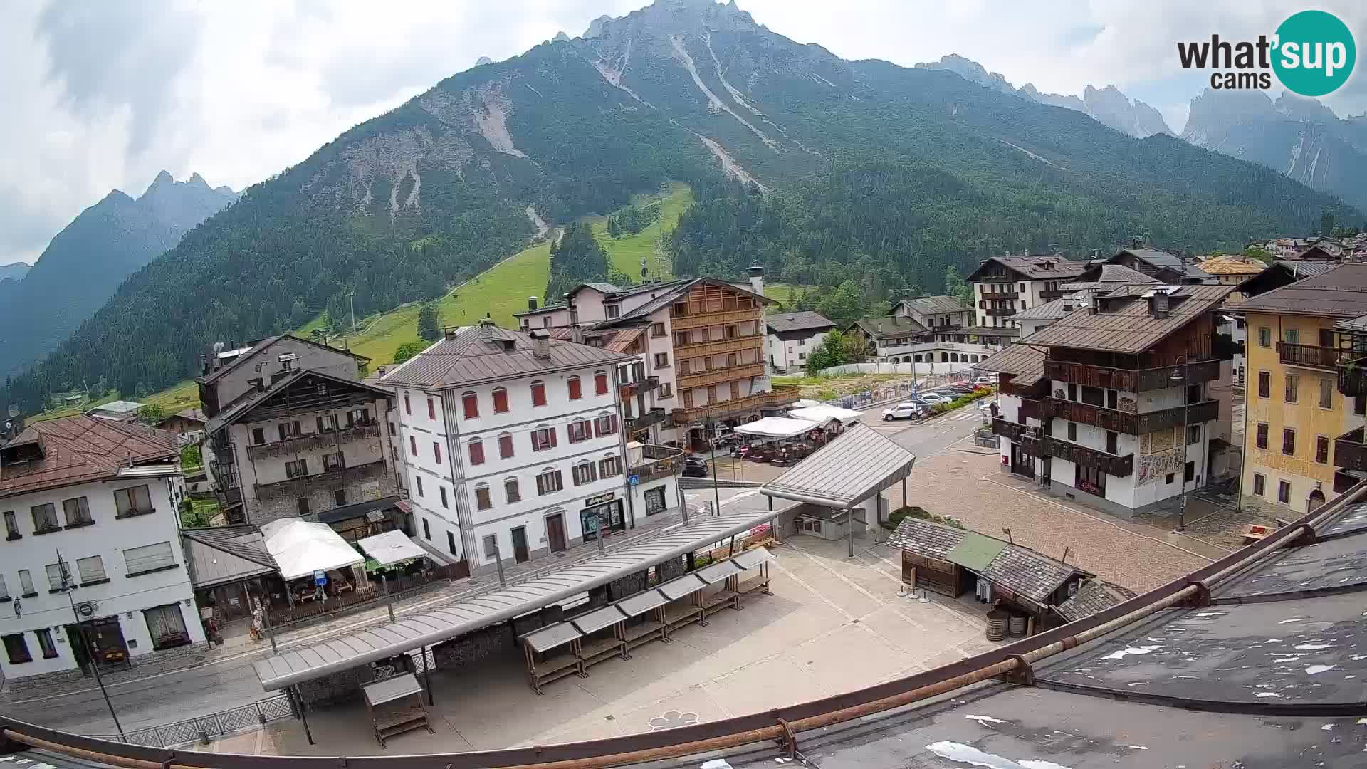Piazza centrale di Forni di Sopra