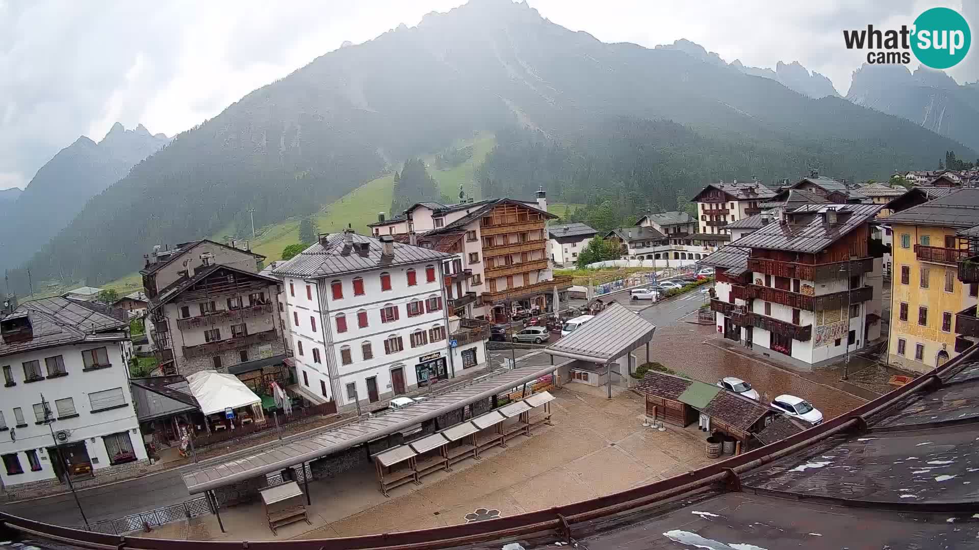 Piazza centrale di Forni di Sopra